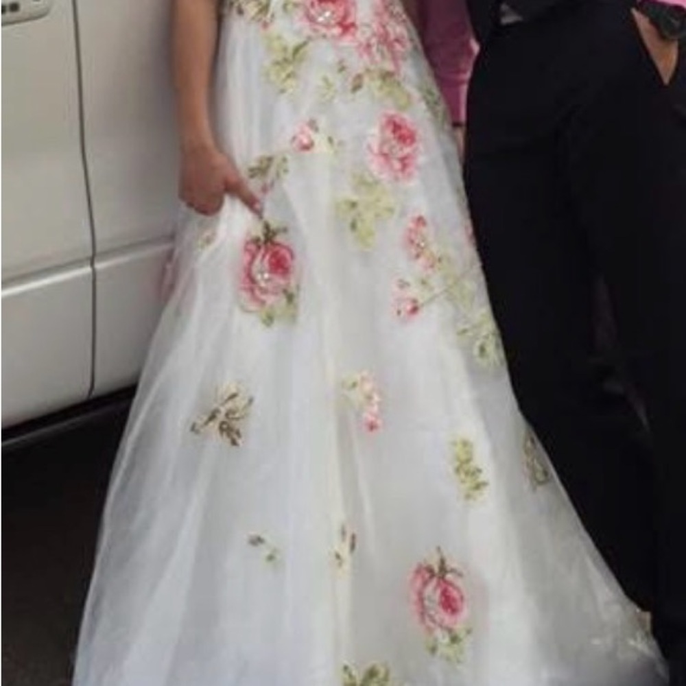 ✨ Jovani Floral Ball Gown – Like New ✨ - Picture 2 of 8
